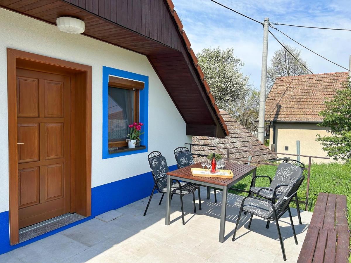 Apartman Na Vinarske Stezce Велке-Біловіце Екстер'єр фото