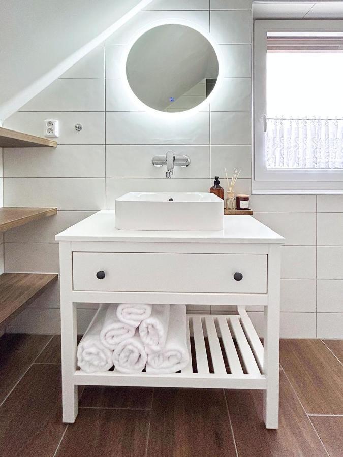 Apartman Na Vinarske Stezce Велке-Біловіце Екстер'єр фото